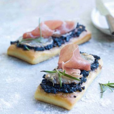 Mini fougasses tapenade et mozzarella