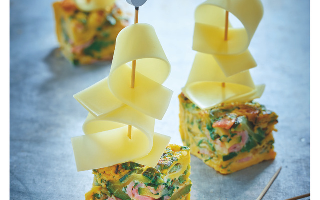 Banderilles de Beaufort sur tortillas de courgettes