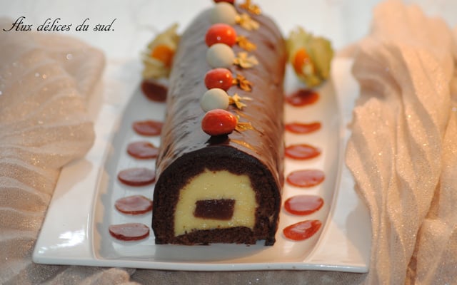 Bûche choco, limoncello et cœur de fraises