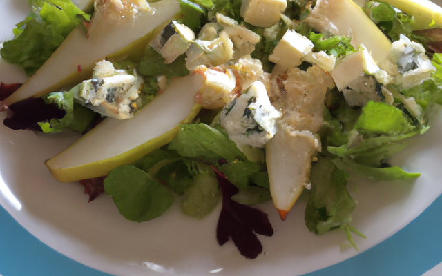 Salade de poire au roquefort