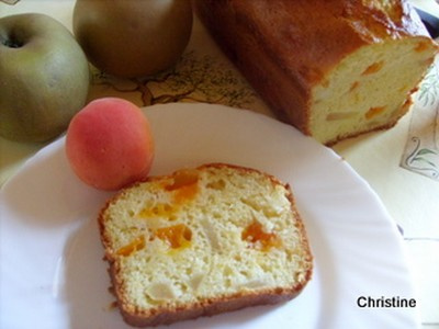 Cake aux petits-suisses, pommes-abricots