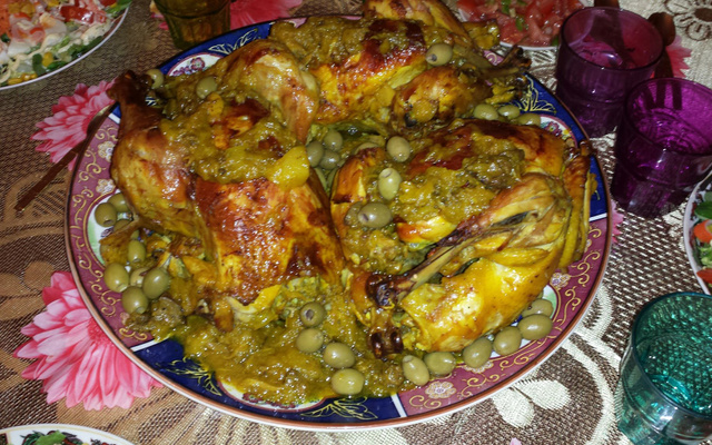 Tadjine zitoune (poulet aux olives)...