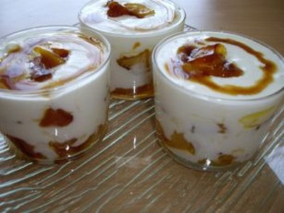 Verrines sucrées (pommes caramélisées et fromage blanc)