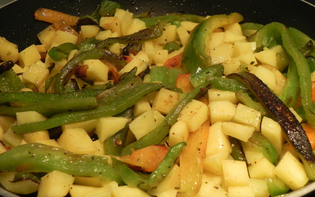 Poivrons et pommes de terre d'été