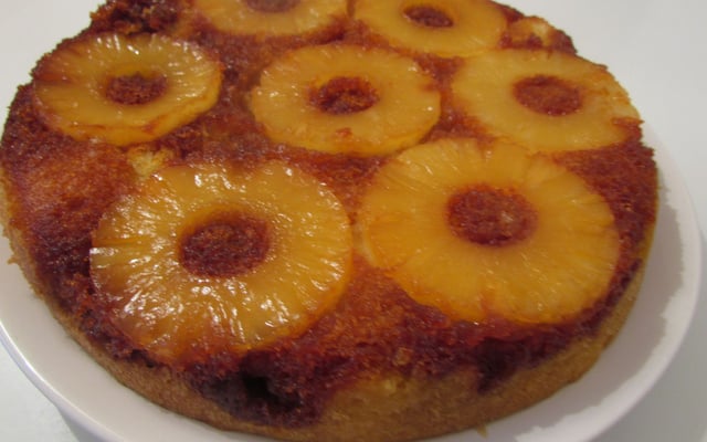 Gâteau caramélisé renversé à l'ananas