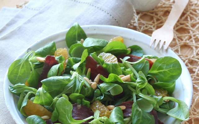 Salade de mâche, clémentines et magret séché