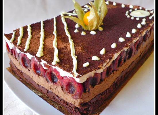 Crousti mousse 3 chocolats et cerises