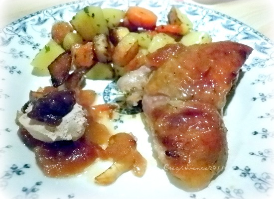 Pintade fermière des landes au foie gras et confit de figues sur confit d'oignons à l'orange