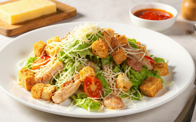 La vraie recette de la salade César avec son poulet