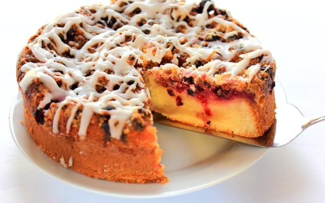 Crumble aux pommes et fruits rouges