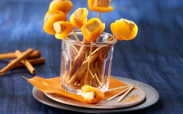 Sucettes d'abricots secs au foie gras