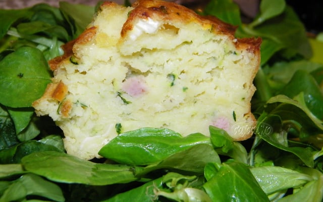 Cake courgette, camembert et saucisse blanche