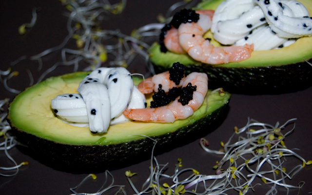 Avocats sauce fromage crème aux perles de hareng