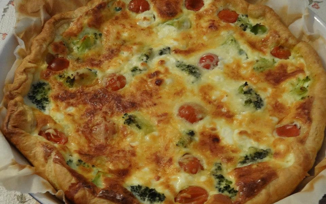 Tarte chévre-brocoli-tomates cerises