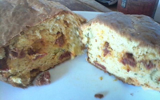 Cake au chorizo et olives