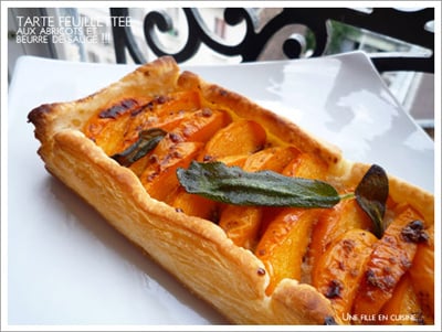 Tarte feuilletée aux abricots et beurre de sauge