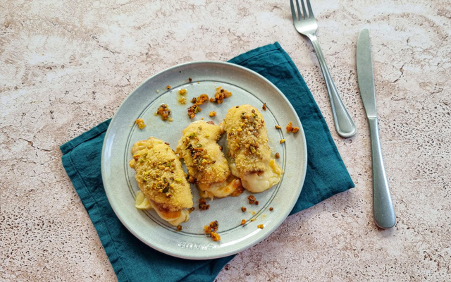 Involtini de poulet au jambon de Parme, scamorza et pistaches
