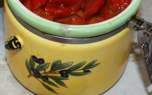 Poivrons d'été a l'huile d'olive