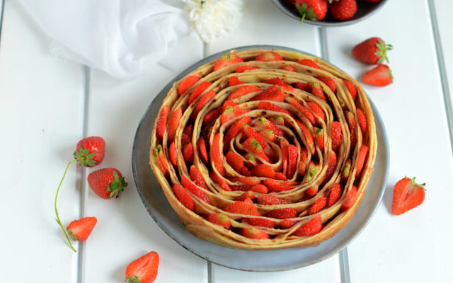 Gâteau rose aux fraises
