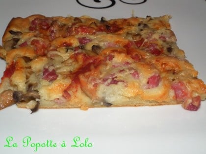 Pizza pâte liquide aux lardons et champignons