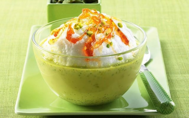 Île flottante sur crème pistache