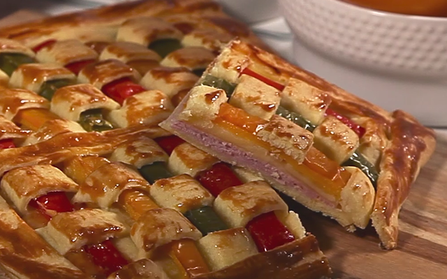 Tarte tressée multicolore