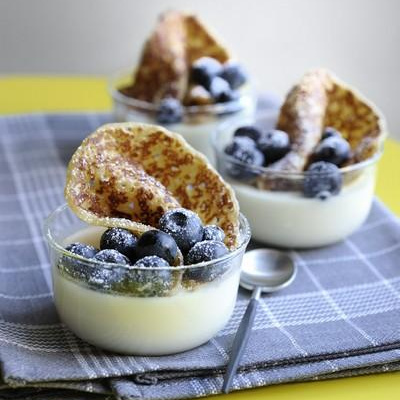 Pannacotta croustillante vanille et myrtilles