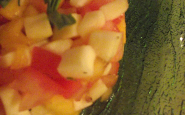Tartare tomate, pomme, nectarine et basilic