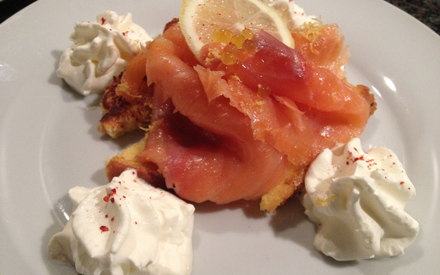 Brioche perdue au saumon fumé, chantilly au raifort et vodka