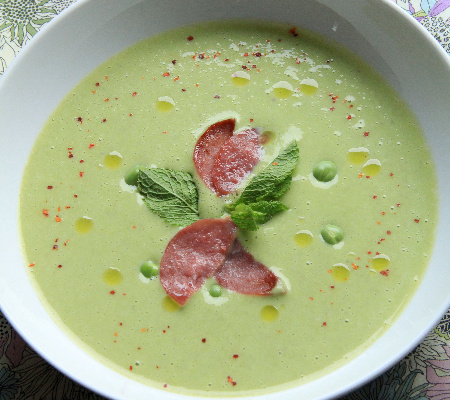 Soupe de petits pois au bacon et à la menthe