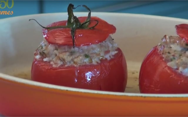 Tomates farcies au hachis de jambon cru et veau