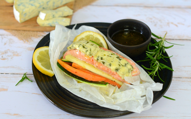 Papillote de saumon à la fourme d'Ambert