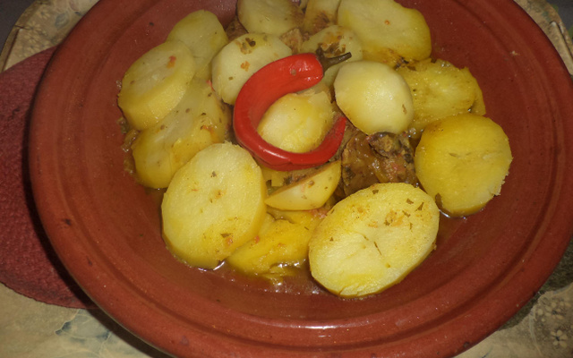 Tajine de veau aux pommes de terre et olives vertes