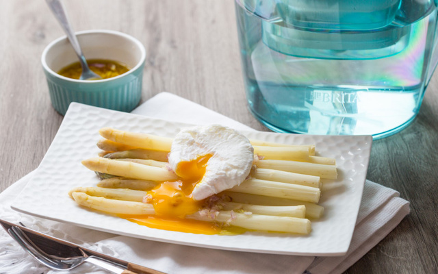 Asperges blanches & œufs pochés