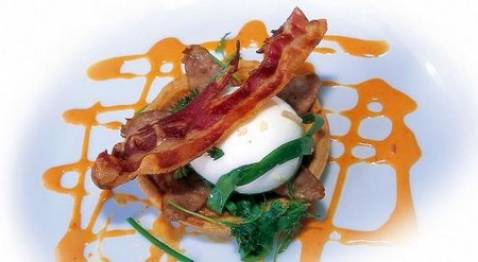 Déclinaison autour d'un œuf poché, Son flan et sa raviole à la fourme d'Ambert