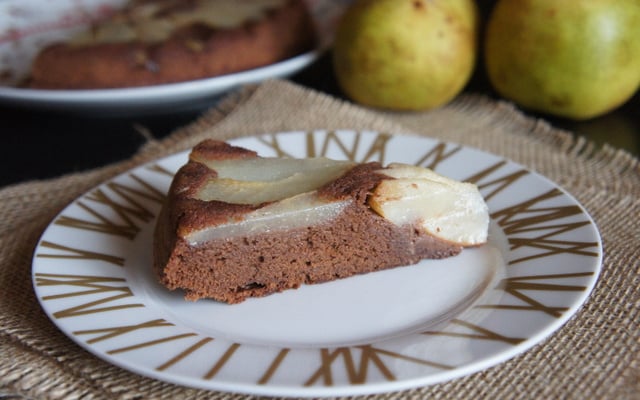 Gâteau ultra moelleux au chocolat, à la poire et au gingembre