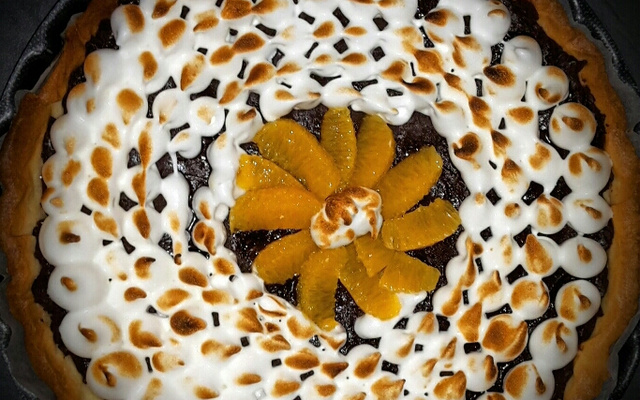 Tarte au chocolat croustillant meringuée