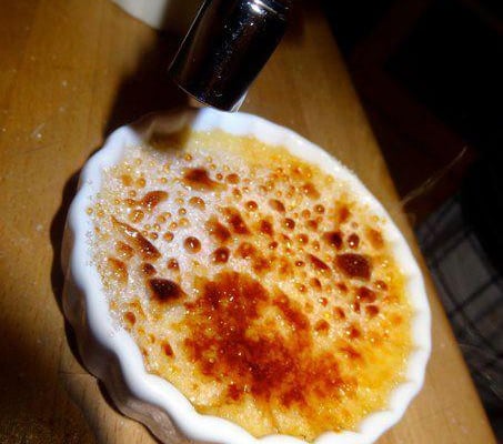 Crème brûlée à la fleur d'oranger sans lactose !