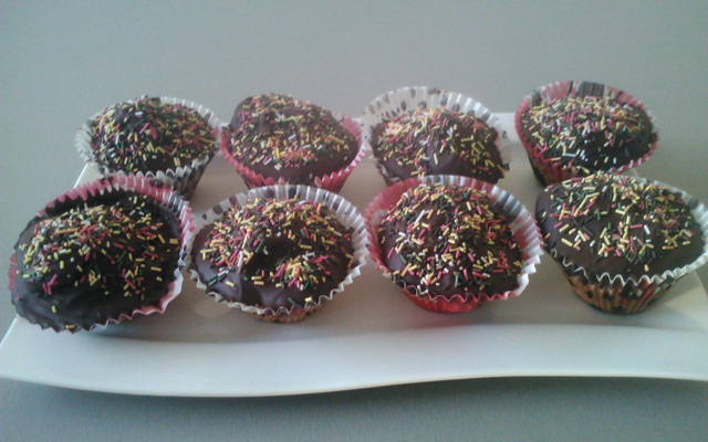 Cupcakes fourrés et glacés au chocolat