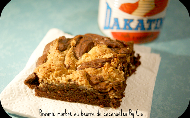 Brownie marbré au beurre de cacahuètes