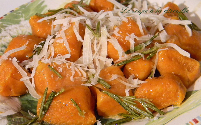 Gnocchi de butternut au beurre de romarin
