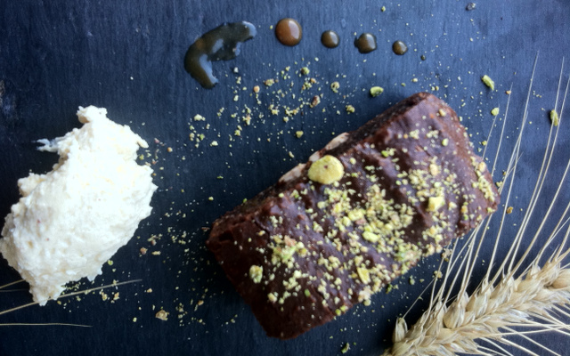 Chocoholic's cake & Cream