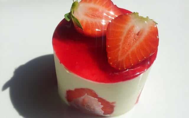 Fraisier et crème douce