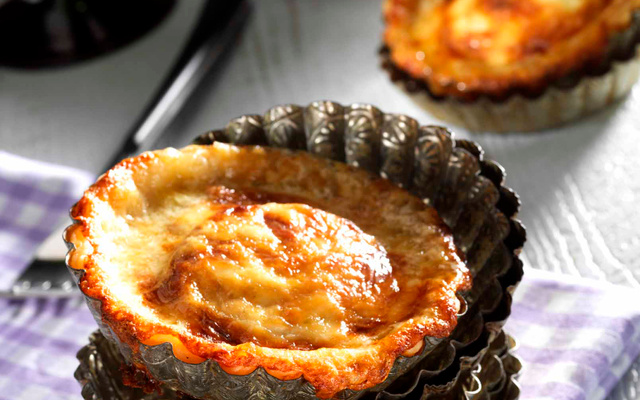 Tartelettes fondantes à la Morteau et au Comté