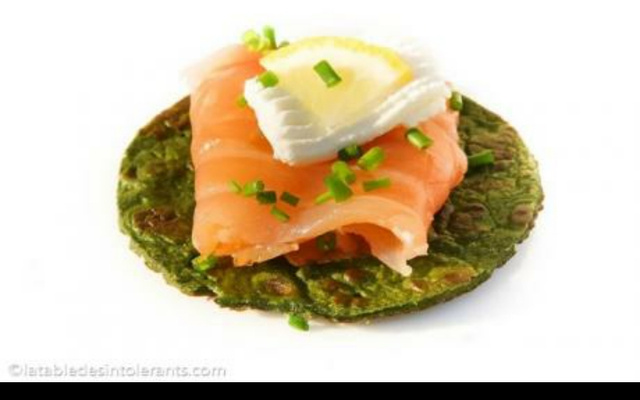Crêpes aux épinards et saumon fumé sans gluten et sans lait
