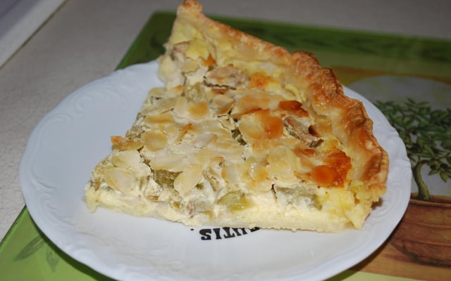 Tarte à la rhubarbe aux amandes effilées