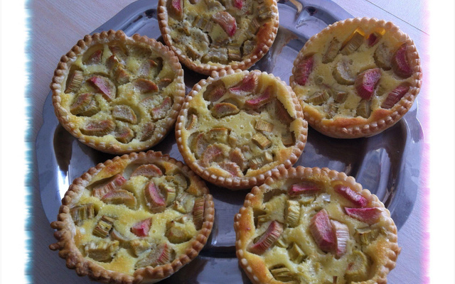 TARTELETTES à LA RHUBARBE AVEC MOULE FLEXIPAN