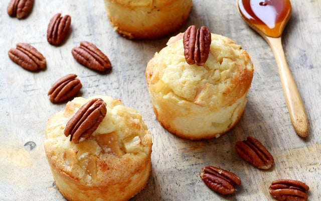 Petits moelleux aux pommes, sirop d'érable et noix de pécan