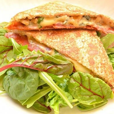 Croque-monsieur Fourme d'Ambert, chorizo et quelques noix...