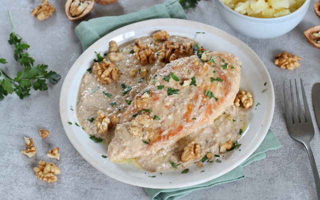Blanc de poulet en sauce aux Noix de Grenoble AOP